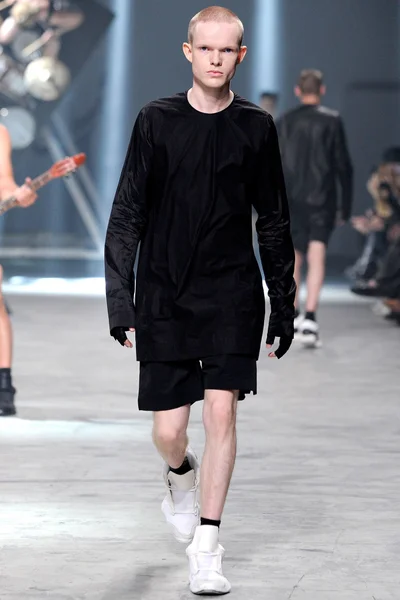 Look 5